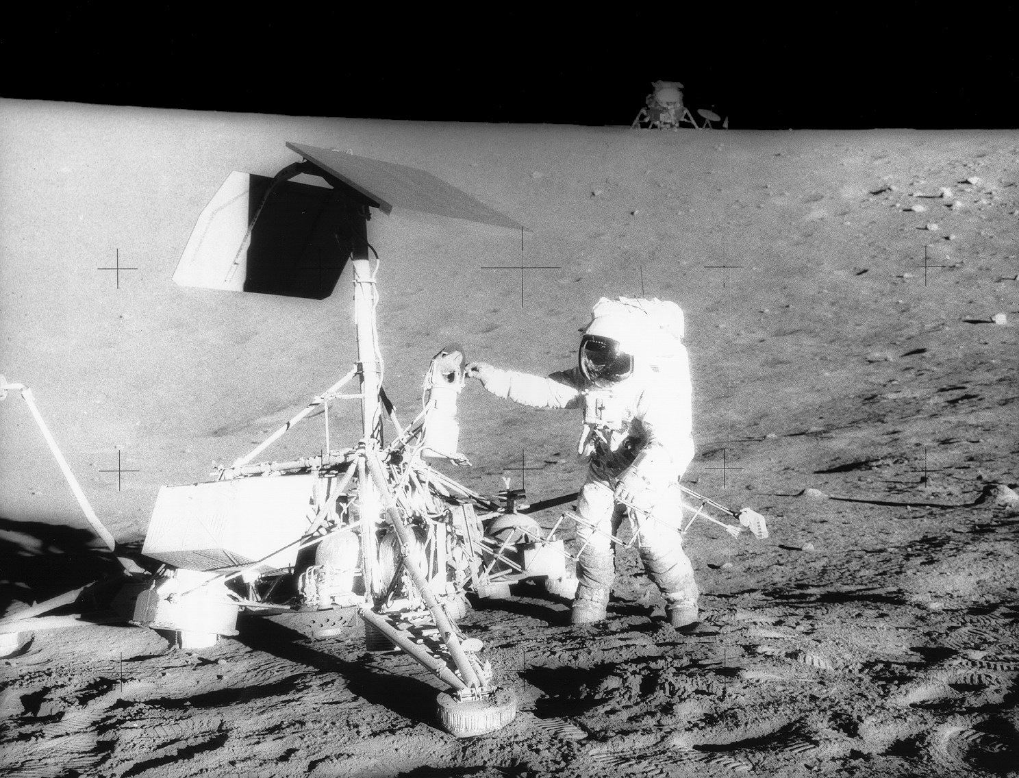 Apollo 12 rend visite à Surveyor 3