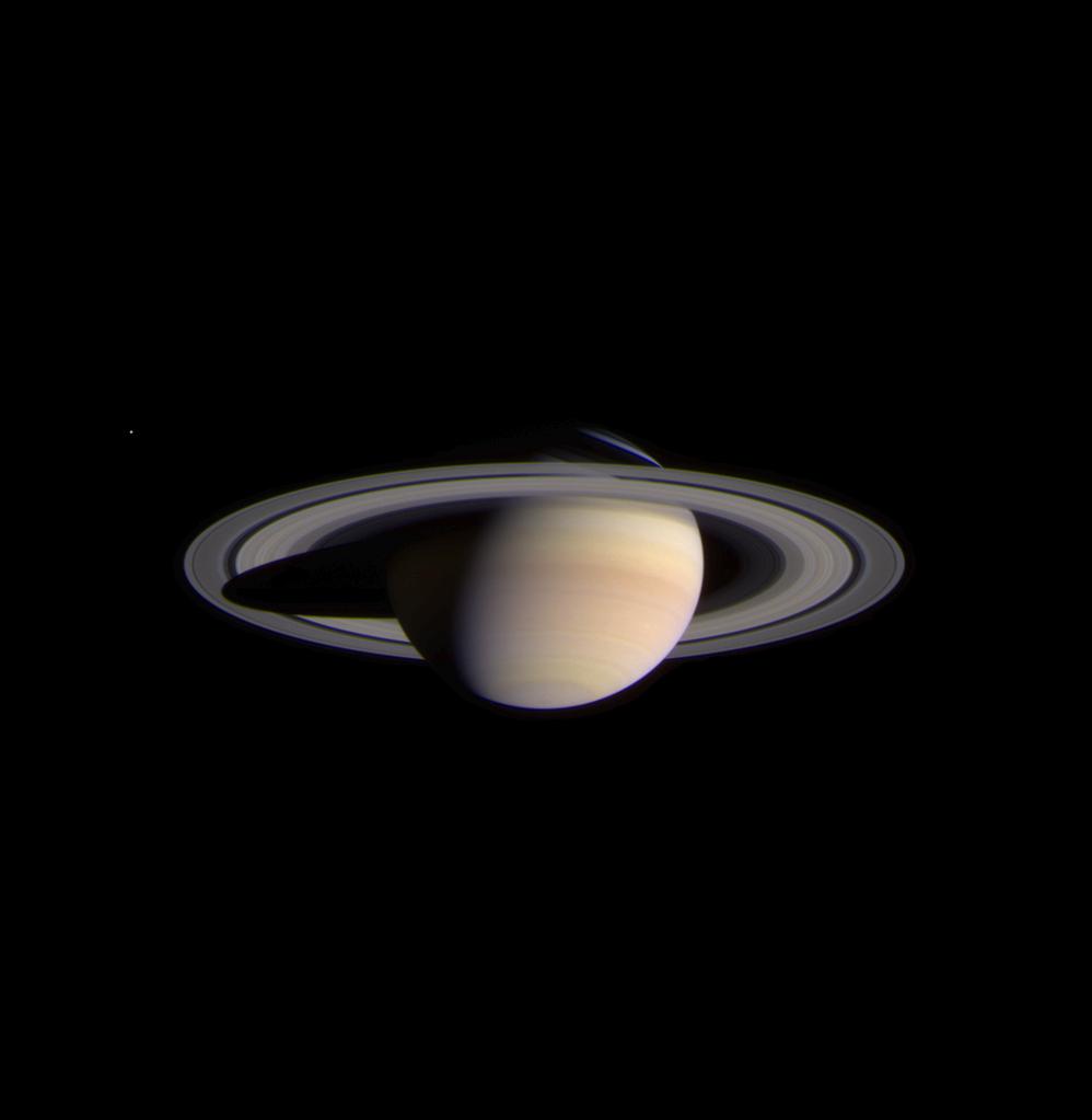 Cassini s\'approche de Saturne