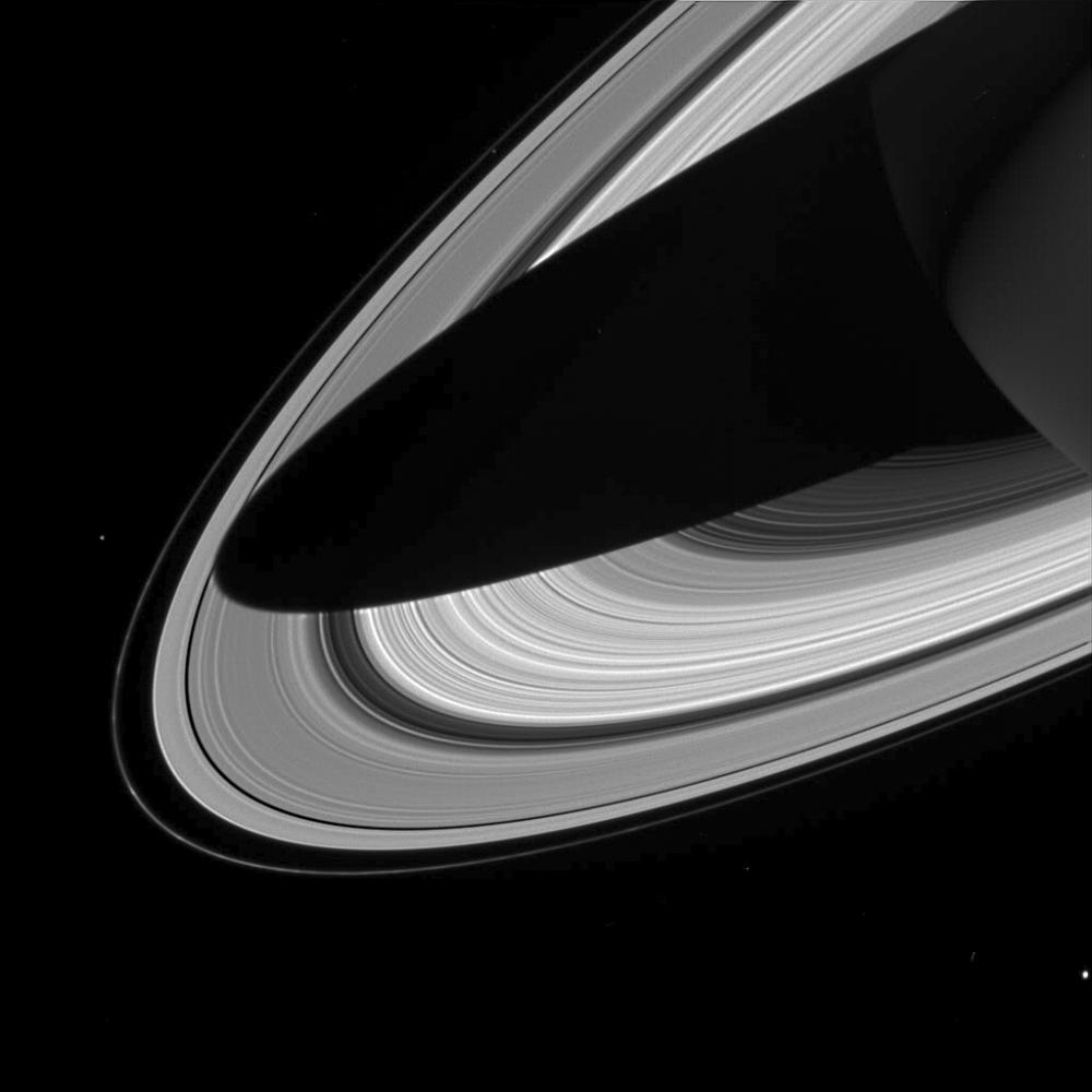 Une ombre sur les anneaux de Saturne