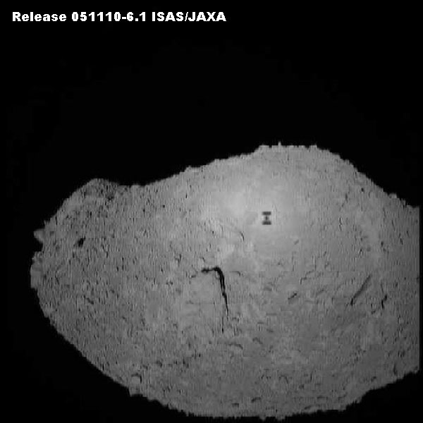 L\'ombre d\'un robot sur l\'astéroïde Itokawa