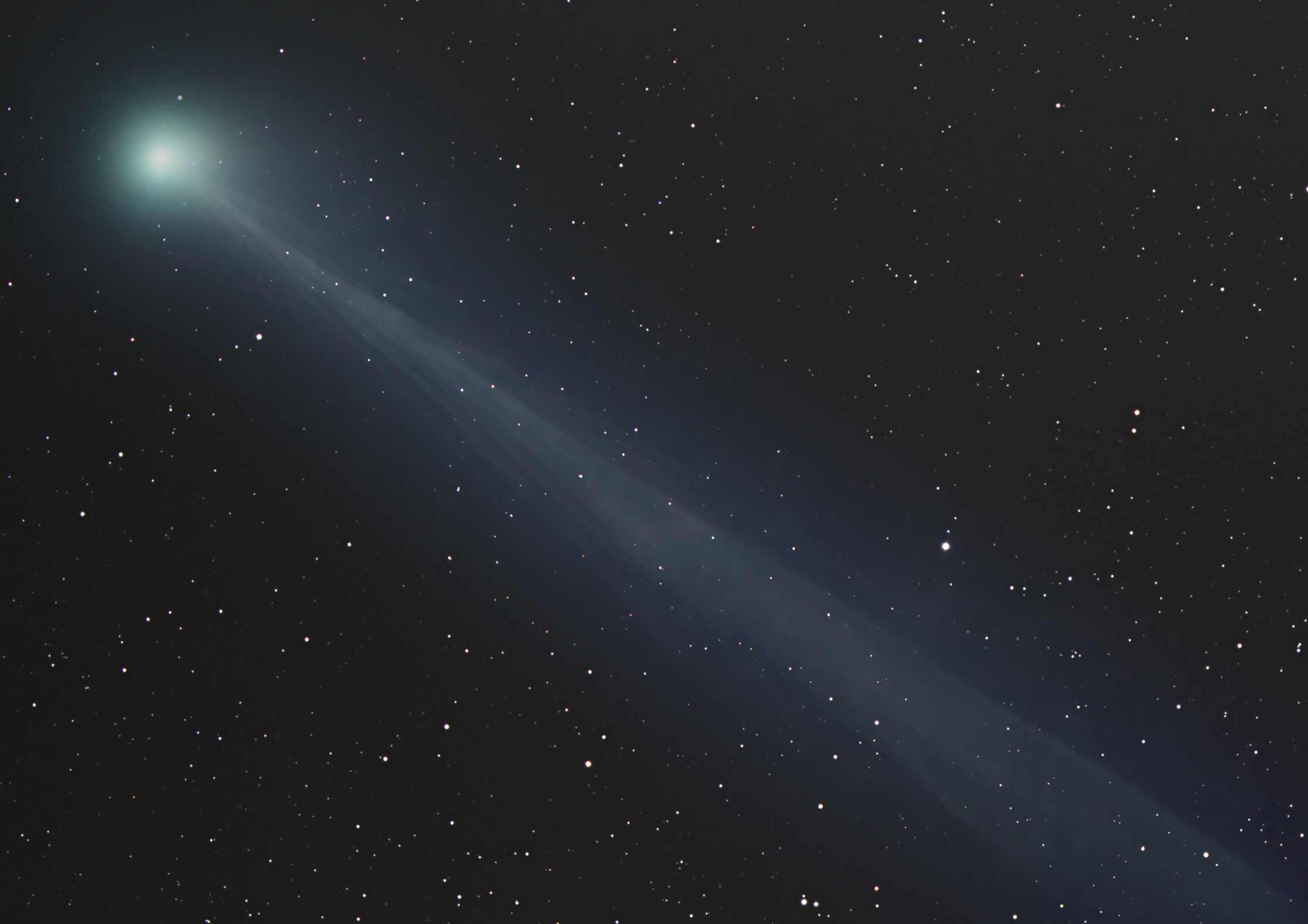 La queue fantomatique de la comète Swan