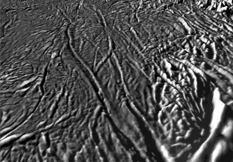 En rase-mottes au-dessus des rayures du Tigre d’Encelade