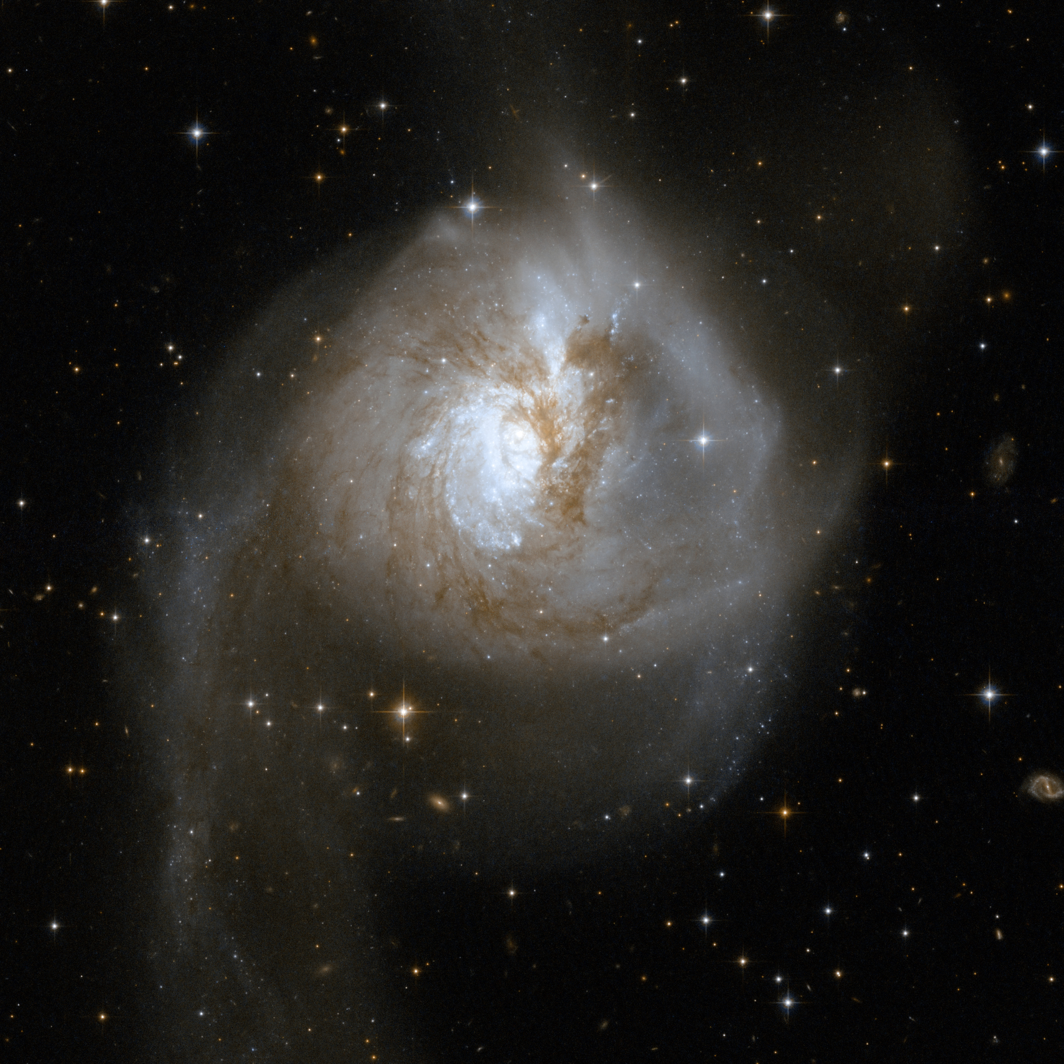 Collision de galaxies dans NGC 3256