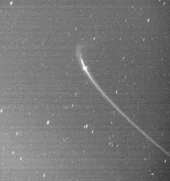 L\'arc d\'Anthée autour de Saturne