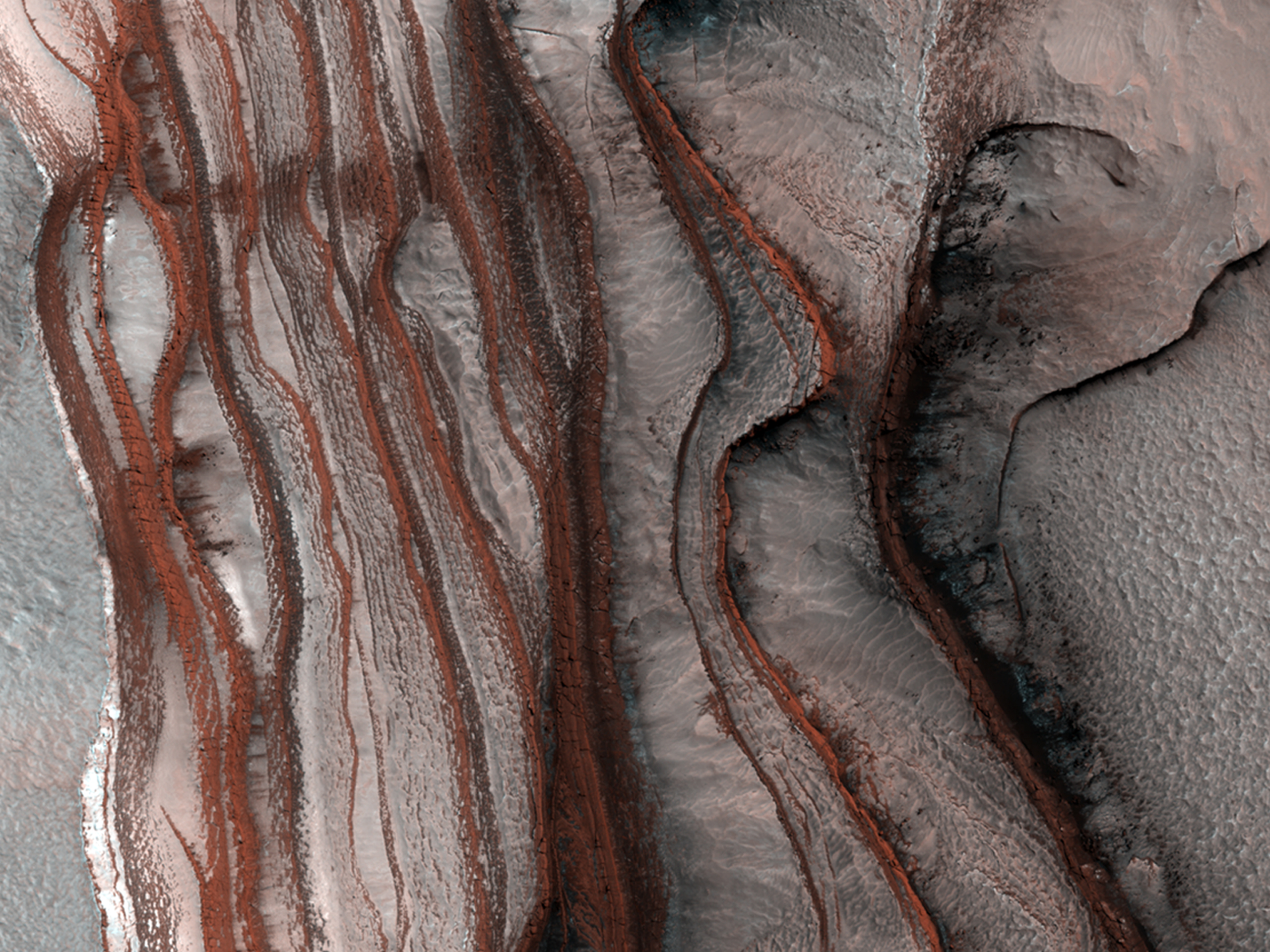 Les falaises rouges de Mars