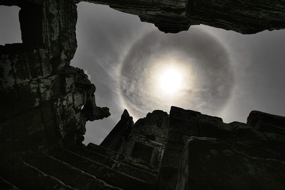 Un halo solaire au dessus du Cambodge