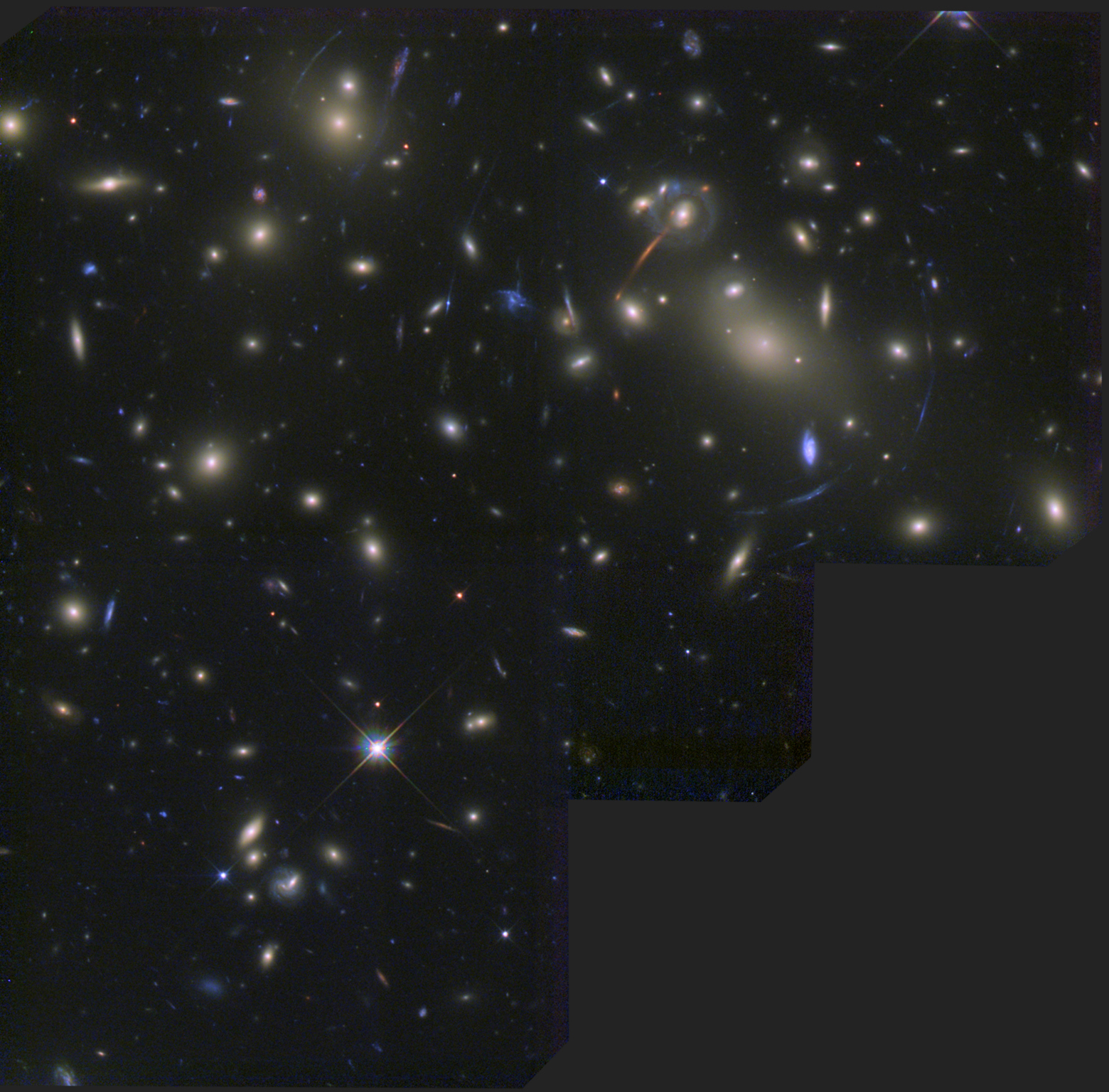 Abell 2218, une lentille dans un plat de galaxies