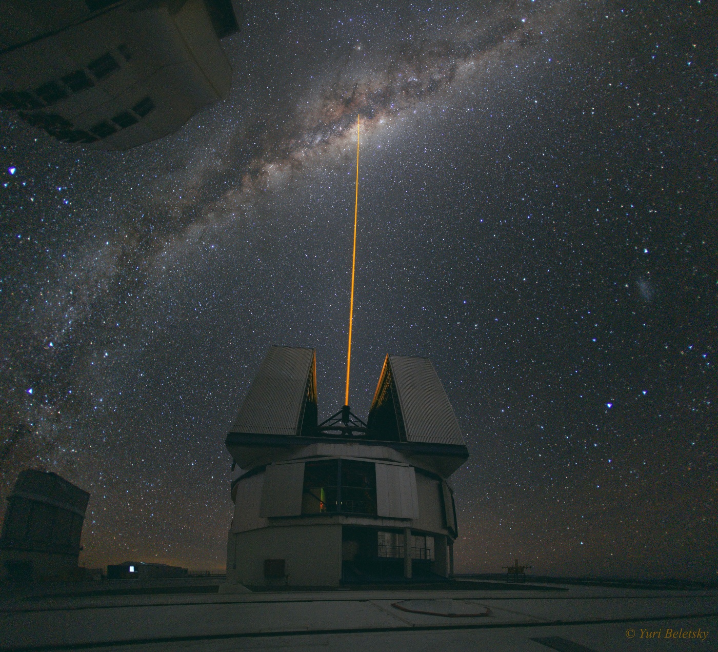 Un tir laser en direction du centre galactique