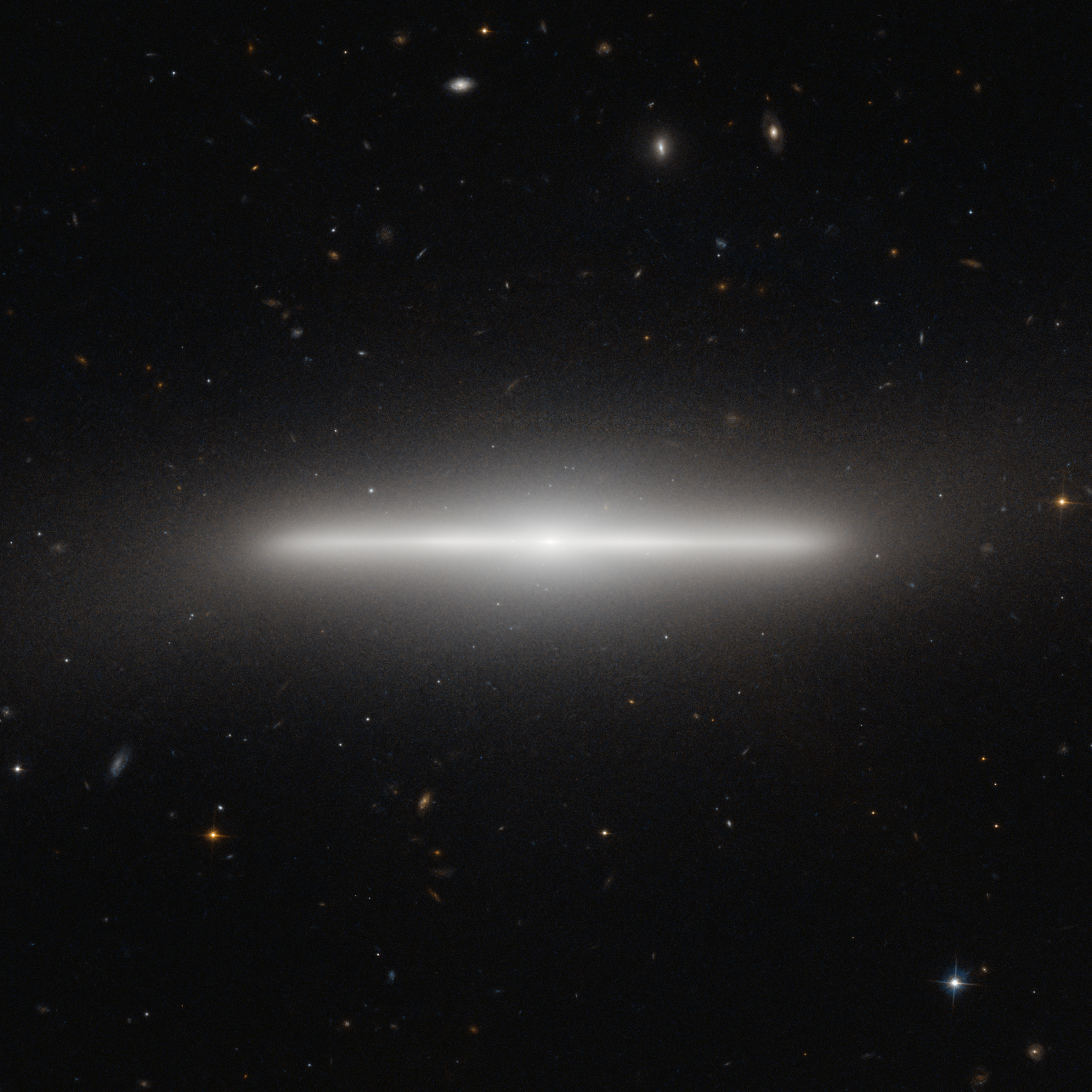 NGC 4452, galaxie très fine