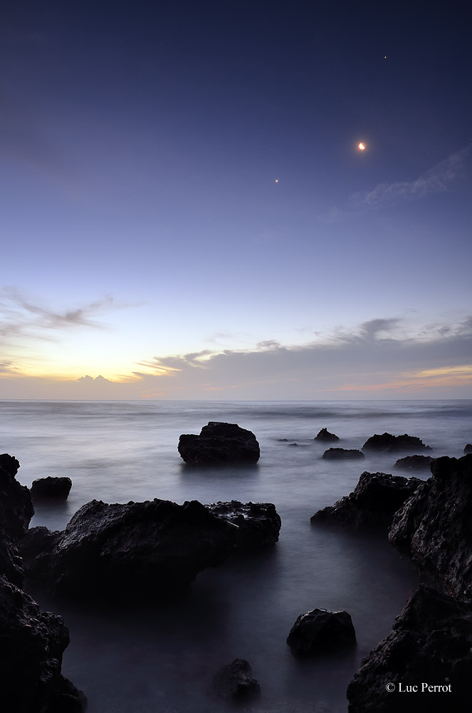 Vénus, la Lune et Jupiter sur la Réunion