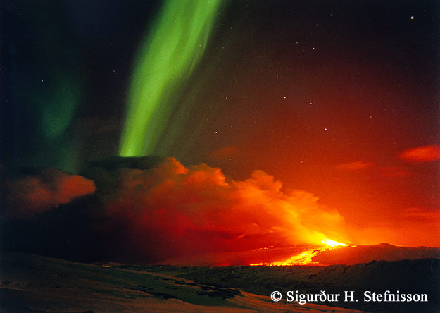 Aurore volcanique en Islande