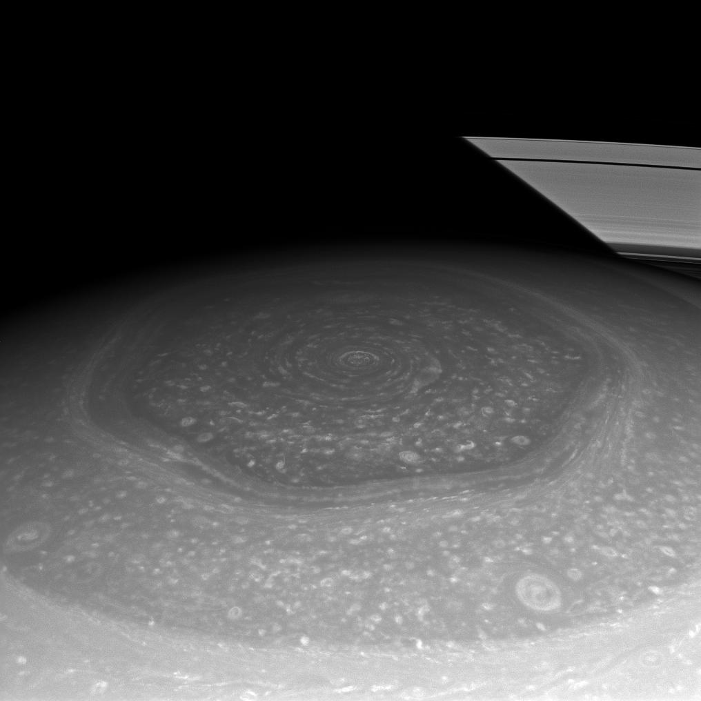 L\'hexagone de Saturne