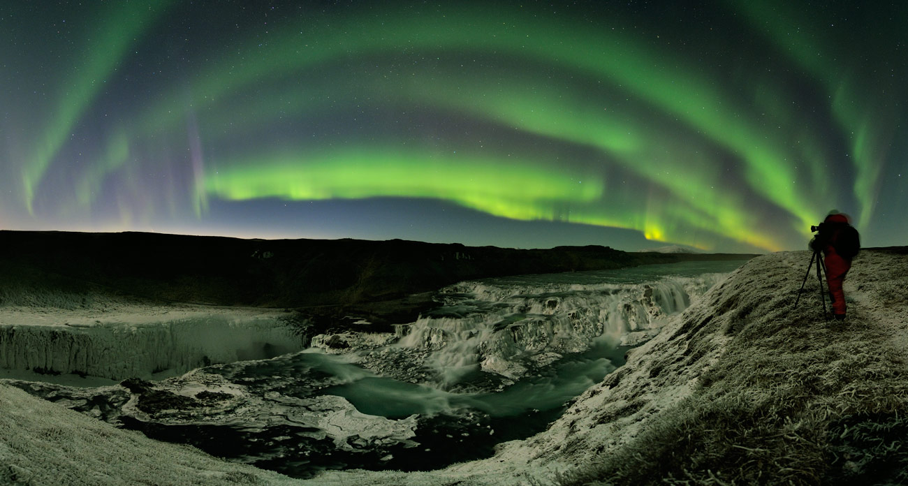 Aurores et comète en Islande
