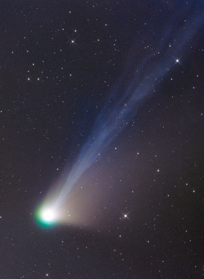 Les queues de la comète Lemmon