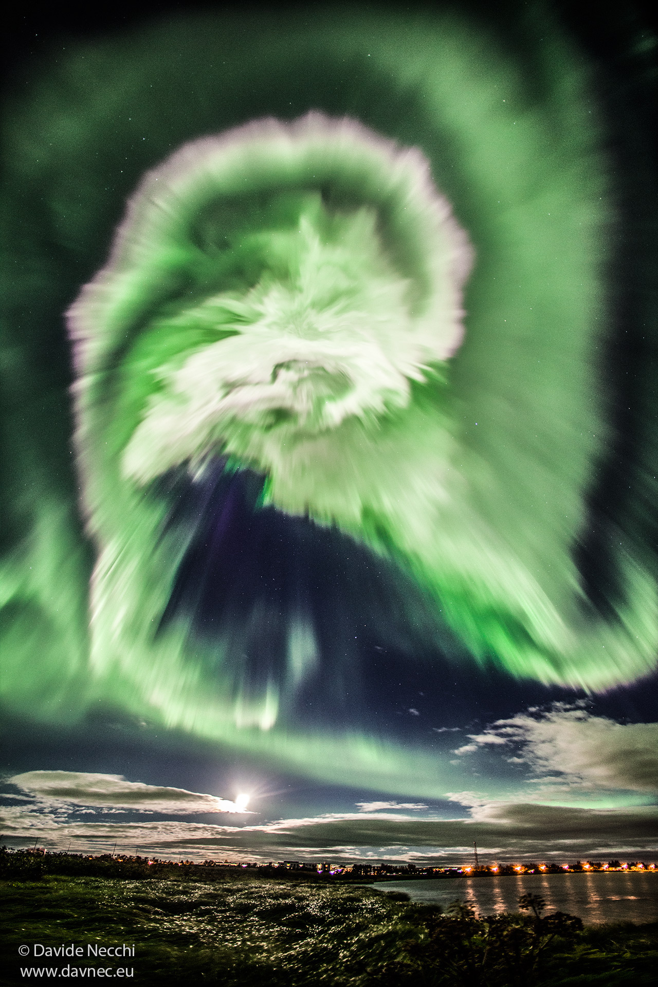 Aurore spirale sur l\'Islande