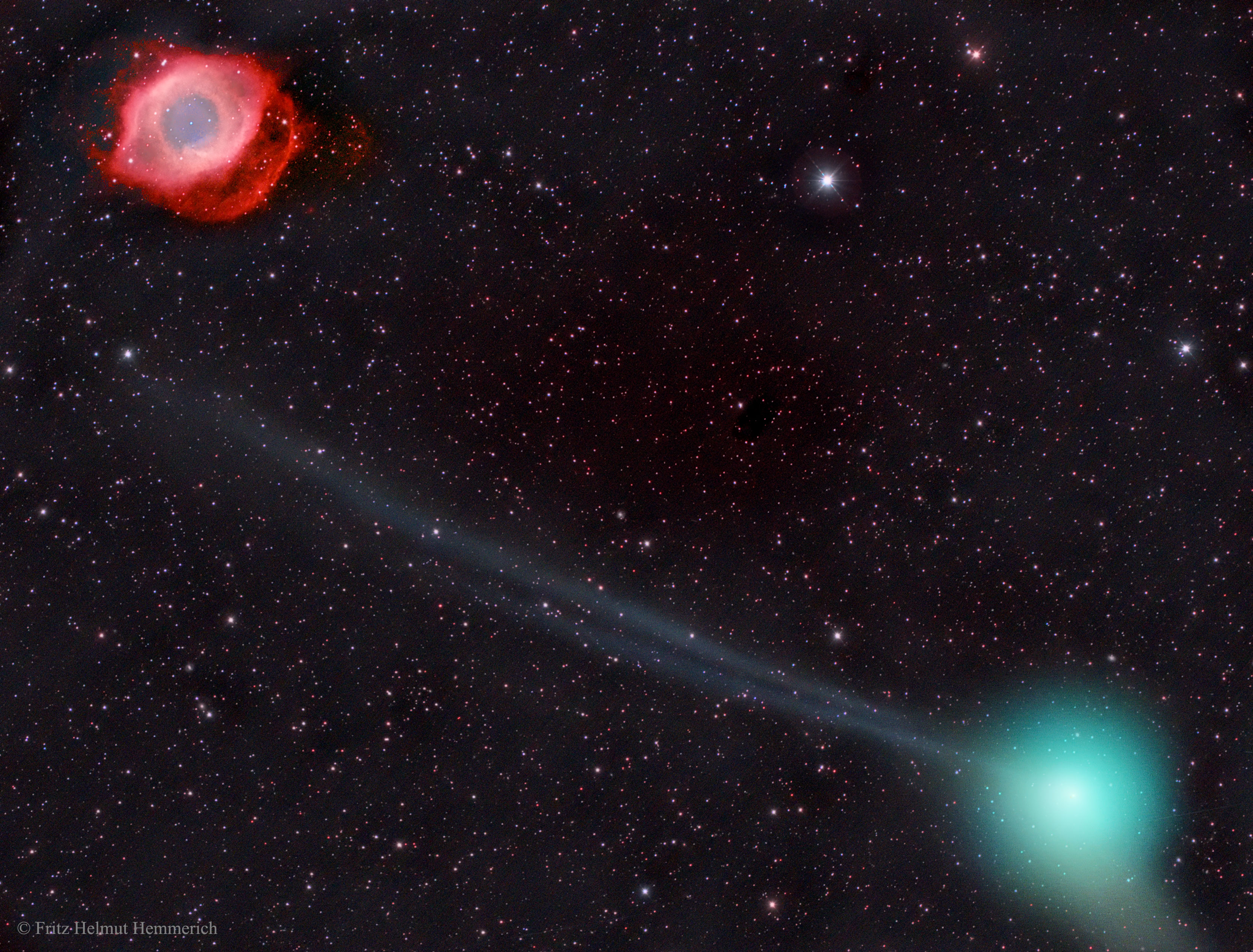 La comète PanSTARRS et la nébuleuse Helix