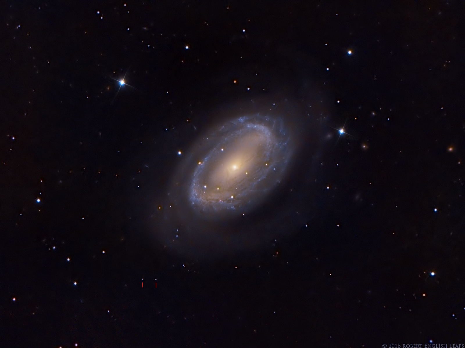 Le Lapin de Pâques arrive chez NGC 4725