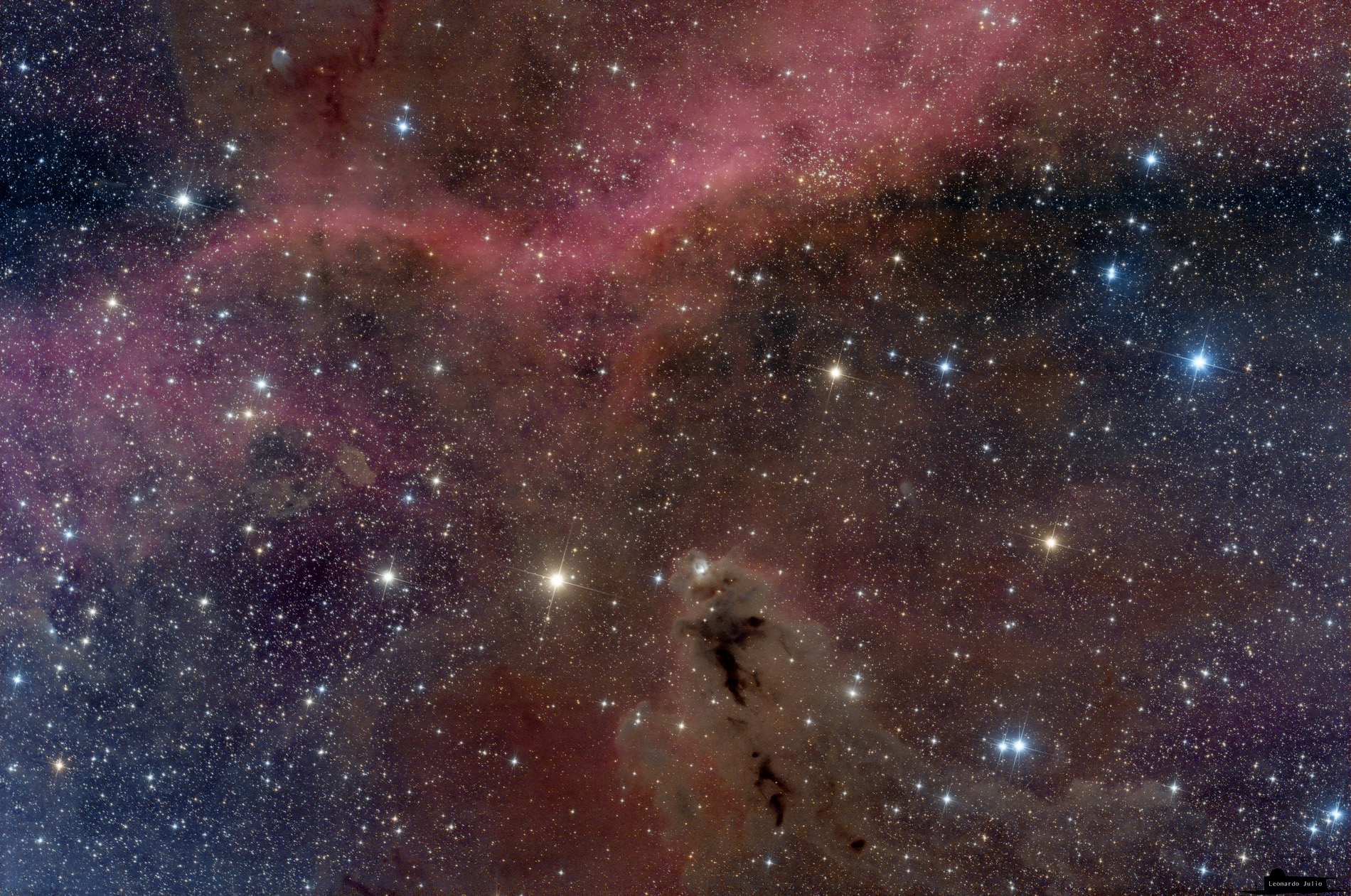 La nébuleuse sombre LDN 1622 et la boucle de Barnard