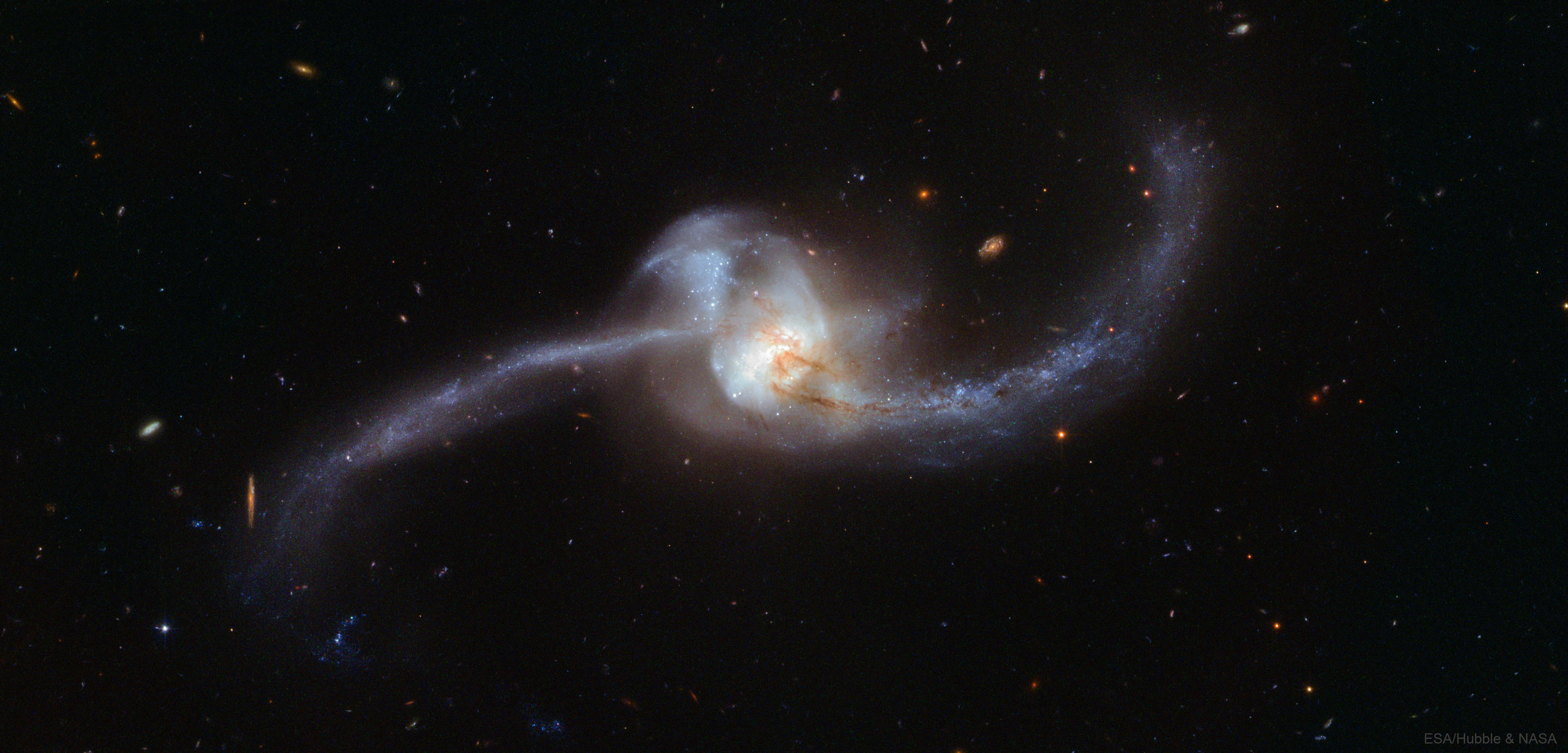 Fusion galactique vue par Hubble