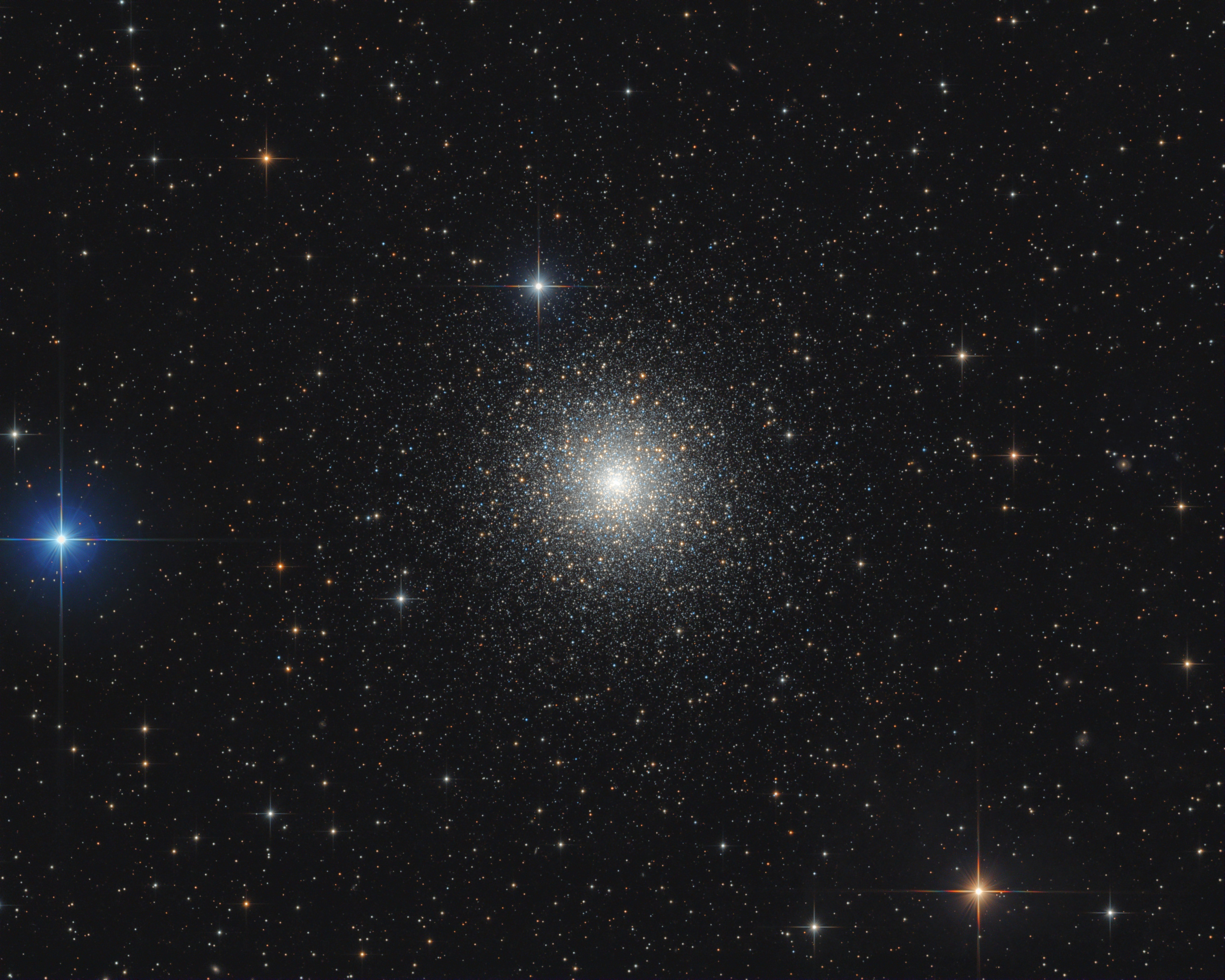 M15, amas d\'étoiles globulaire dense