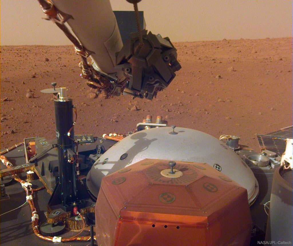 Son et lumière capturés par InSight sur Mars