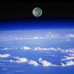 Coucher de Lune, planète Terre
