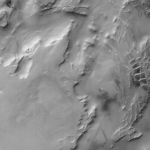 Arêtes rectangulaires sur Mars