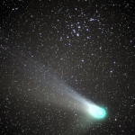 La comète NEAT et l'amas de la Ruche