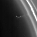 Prométhée et les anneaux de Saturne