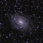 NGC 6384, au-delà des étoiles