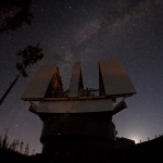 Un grand télescope binoculaire