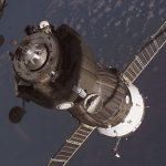 Un vaisseau de ravitaillement s’amarre à la Station Spatiale Internationale
