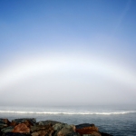 Un arc de brume au-dessus d'Ocean Beach