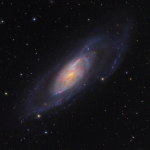 Messier 106, galaxie rayonnante