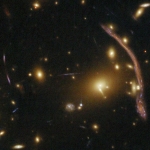 Abell 370, un amas de galaxies dans les lentilles