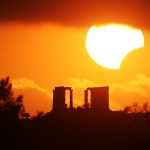 Eclipse partielle sur le temple de Poséidon