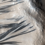 Traînées de pente dans Acheron Fossae sur Mars