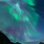 Couronne aurorale sur la Norvège