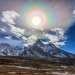 Soleil couronné sur l'Himalaya