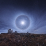 Cercle autour de la Lune sur l'Atacama