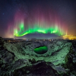 Aurores polaires hautes en couleurs sur l'Islande