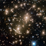 L'amas galactique Abell 270 et au-delà