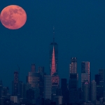 Lever de Lune sur Manhattan