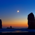 La Lune et Vénus au-dessus de Cannon Beach