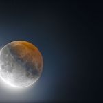 L'ombre circulaire de la Lune vue en HDR