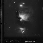 Une photographie de 1901 : la nébuleuse d'Orion - Au début du XXème siècle, l'amélioration des matériaux photographiques combinée à celle des télescopes ont permis les première images historiques d'astronomie