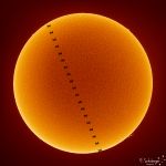 La Station spatiale internationale traverse un soleil sans tache