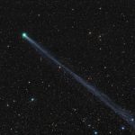 La longue queue de la comète SWAN
