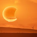 Surréaliste éclipse solaire