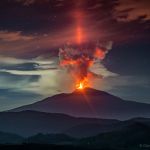 Pilier de lumière sur l'Etna
